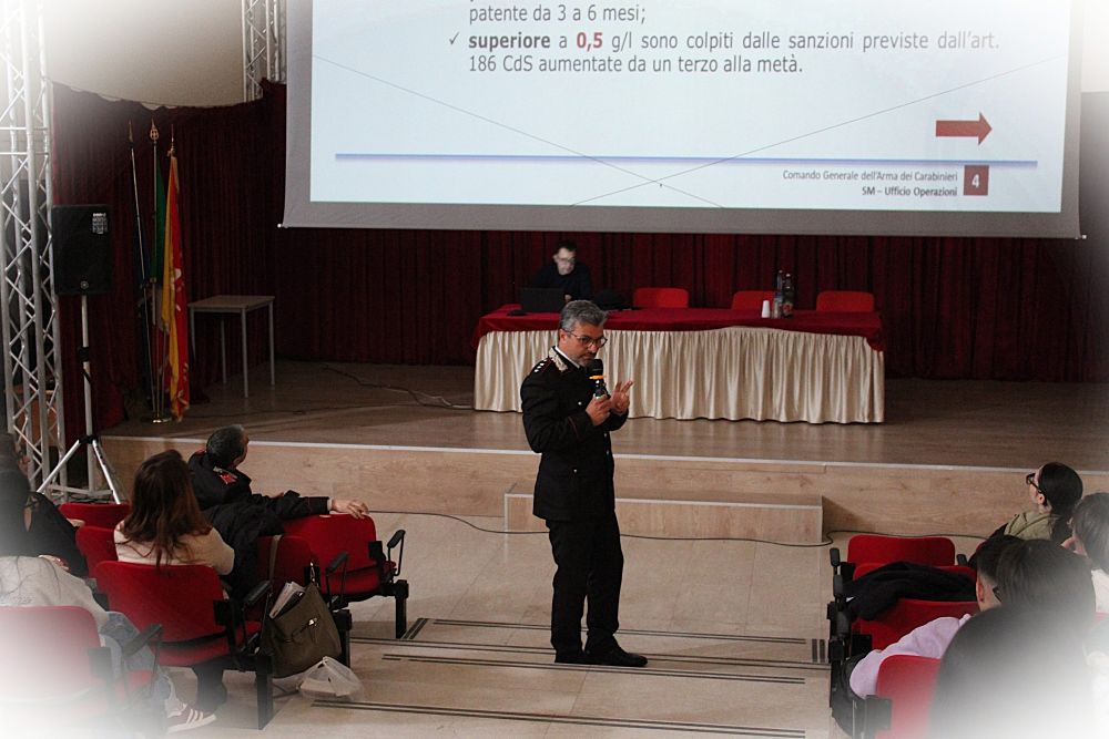 Incontro Arma dei Carabinieri alunni liceo 1