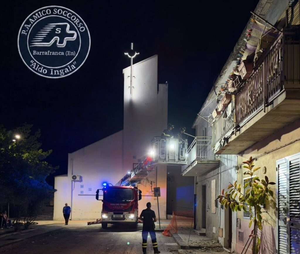 Caduta calcinacci da un cornicione delle palazzine popolari in via Maiella