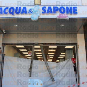 Furto con spaccata Acqua e Sapone Barrafranca (3)
